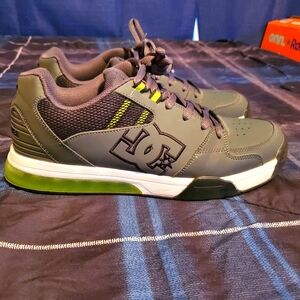 DC Shoes size 11.5 gray/green/white